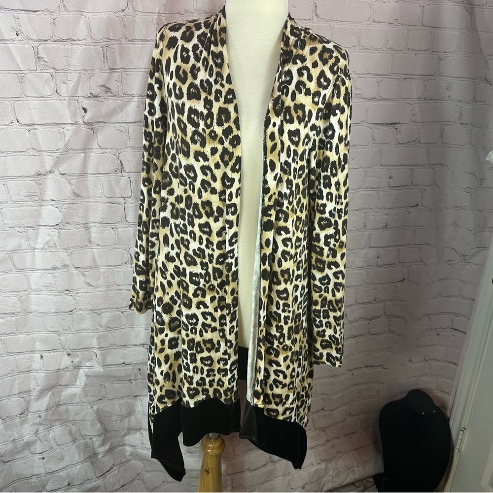 zenergy by chico's sz 1 Leopard Print long open front Cardigan women M/8 layer